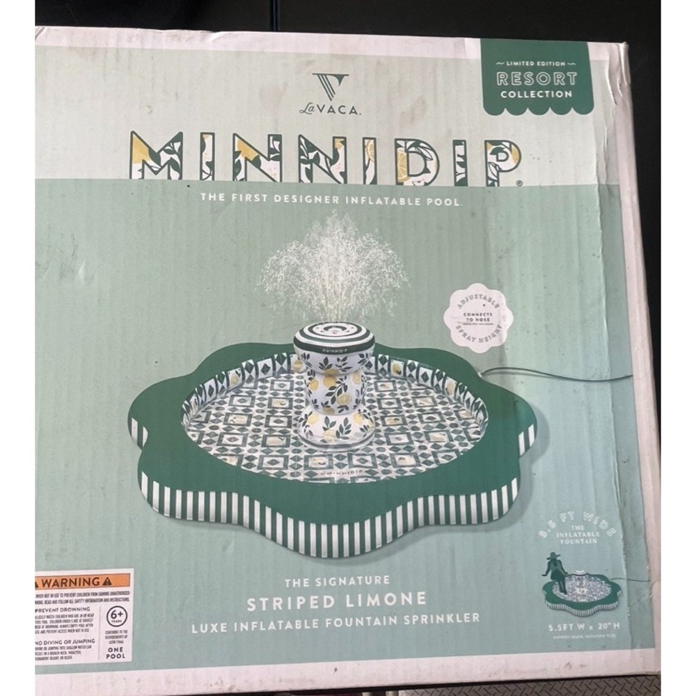 La VACA Minnidip Striped Limone Luxe Inflatable Fountain Sprinkler Resort